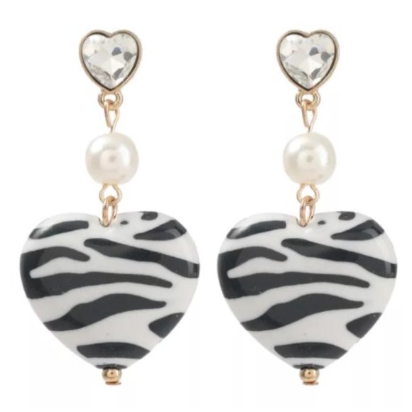 Zebra print heart earrings - Picture 3 of 9